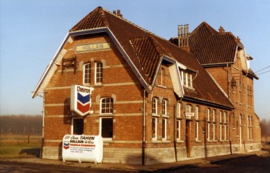 Hollain 2.jpg